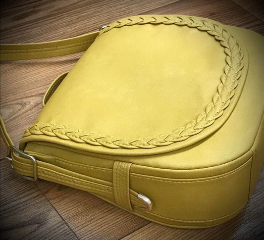 Maddy Saddle Bag- Video 5