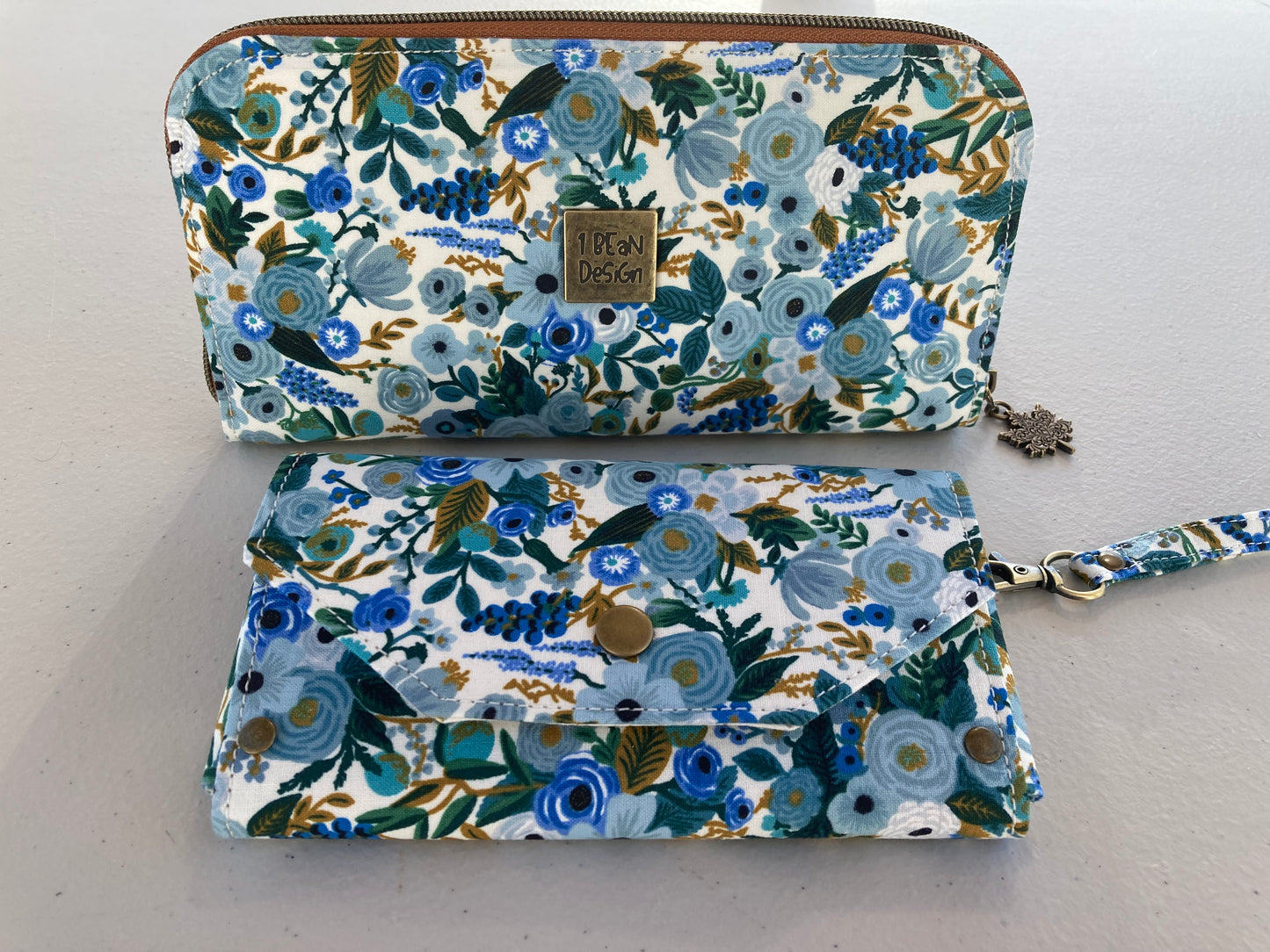 Kathy Roze- CZAW /w cell phone add on