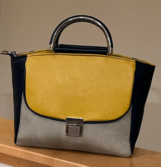 Linda Fiissel- Ruby Satchel